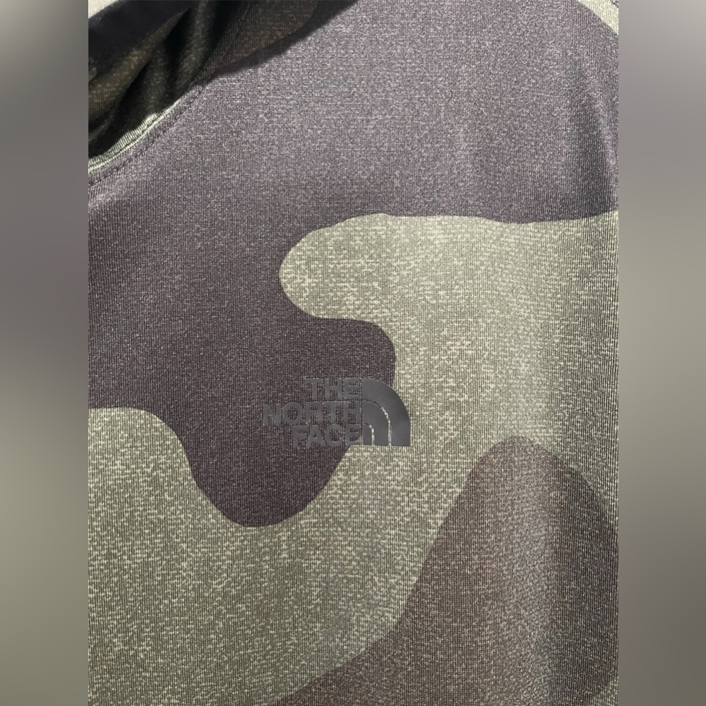 The North Face Mens Hiking Gear Pullover Hoodie. Color CAMOUFLAGE GREEN. Size M. - Picture 2 of 8